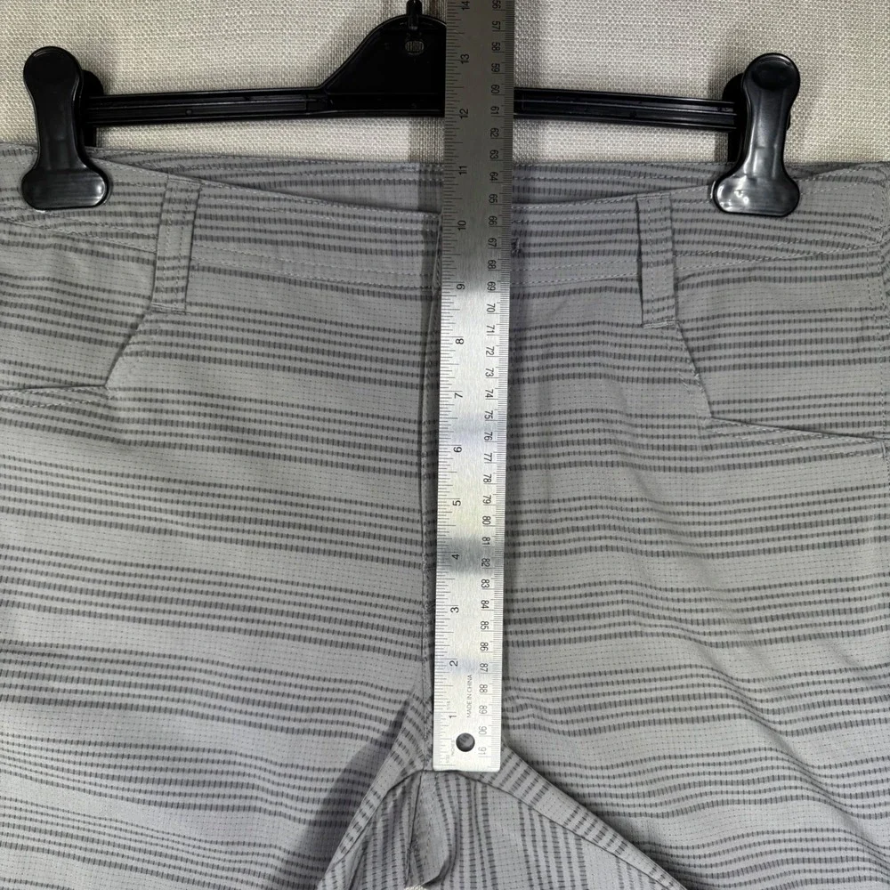 Kuhl Mens Upriser Gray Striped Performance Hiking Shorts Size 33 Zipper Pocket